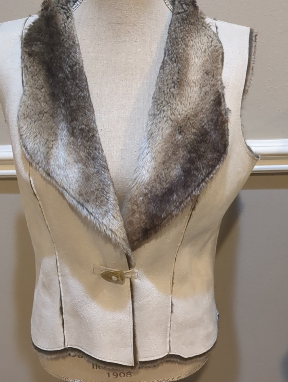 Coldwater Creek Beige Suede Vest with Faux Fur Shawl Collar